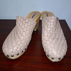 Free People woven mules in a ladies size EU 41 or US 9. Pre-loved